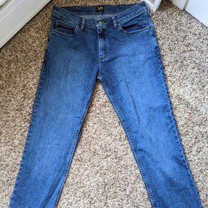 Lee regular fit jeans, 34"x30", in very good condition
